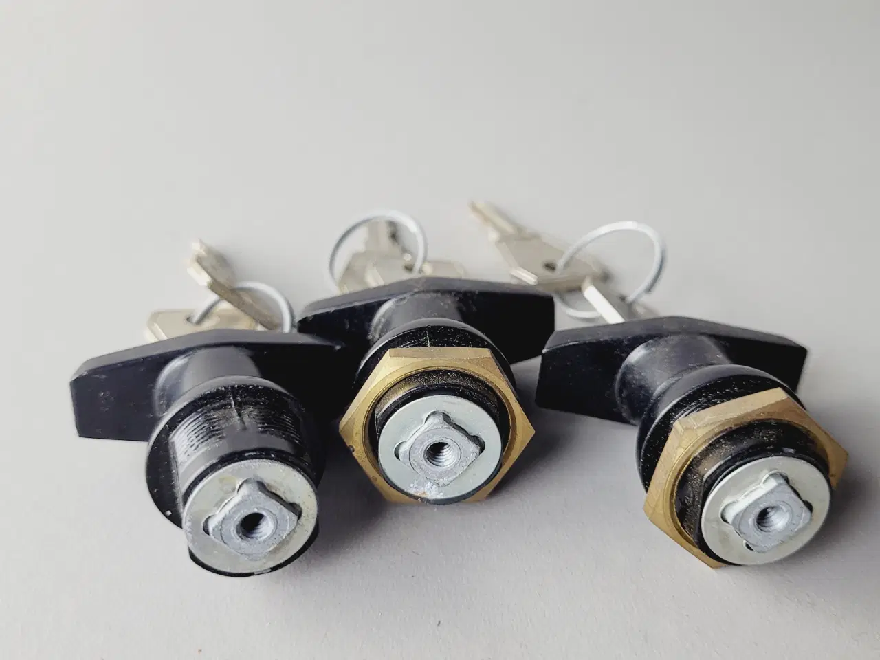 Billede 5 - 🔑 3 stk. Euro Locks T-Håndtagslåse / Skabslåse 