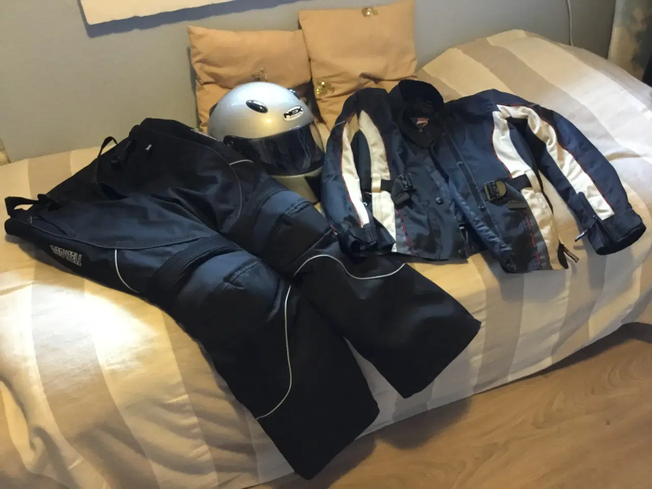 Billede 1 - MC jakke Neowell, + Nex Racing hjelm.  