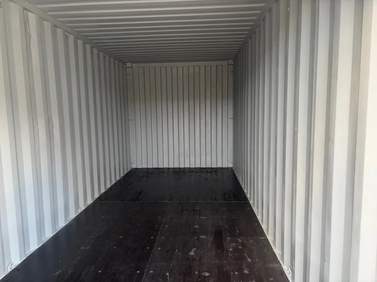 Billede 2 - TILBUD TILBUD 20 fods Container med småbuler. 7016