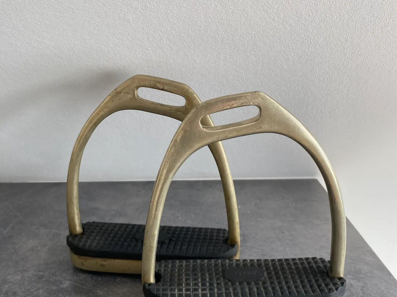 Billede 12 - Rideudstyr, trenser, underlag osv…..