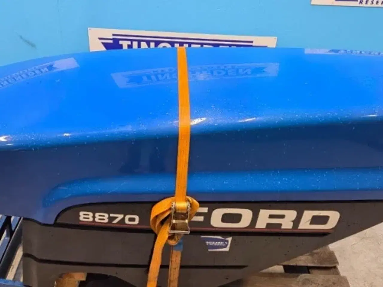Billede 12 - Ford 8870 Motorhjelm