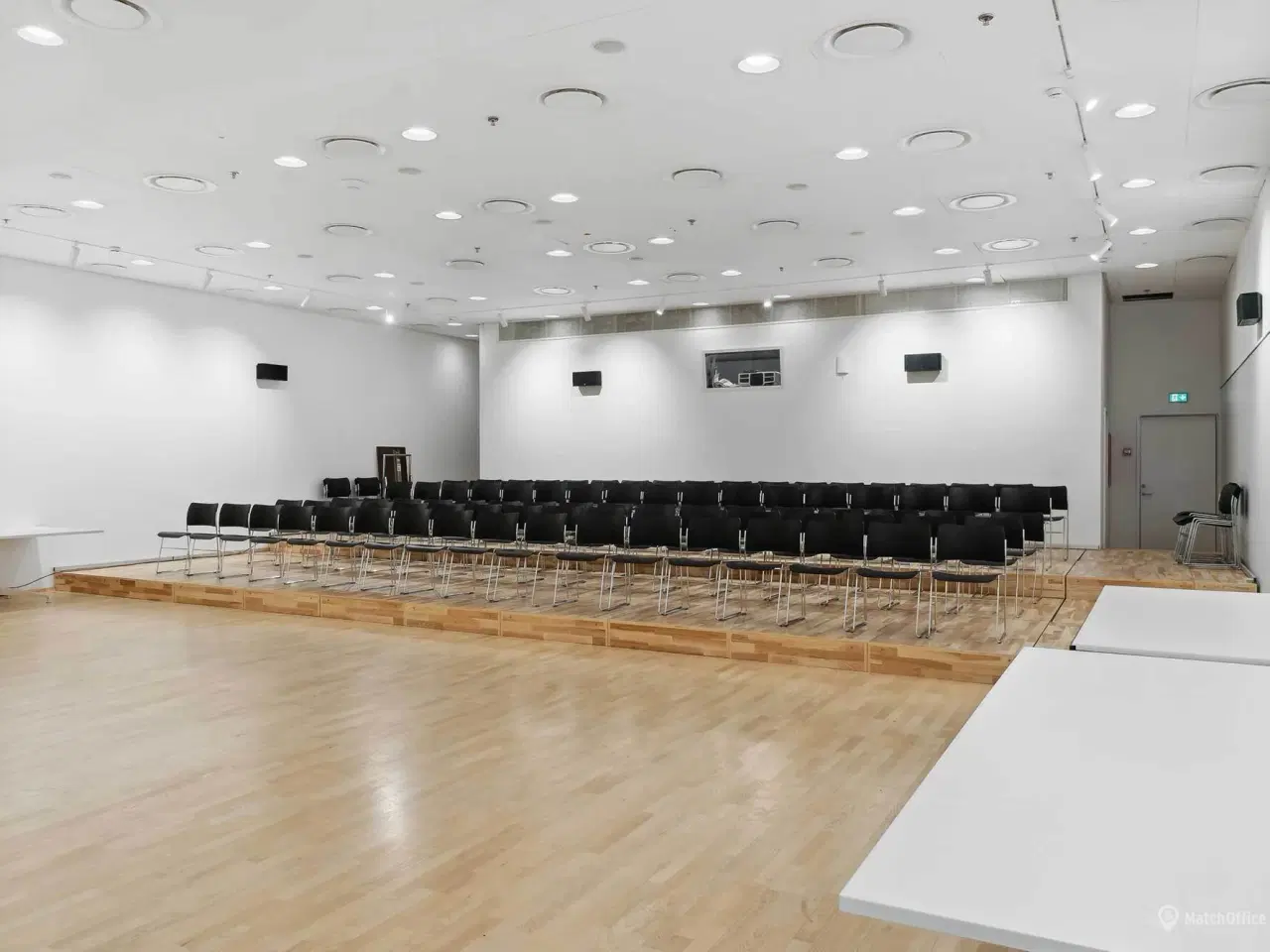 Billede 10 - The Cube – markant og eksponeret kontorhus i Tuborg Nord. Stuelejemål med stor glasfacade.