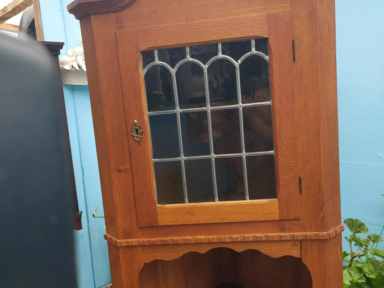 Billede 2 - hjørne/bar/vitrine skabet med dør