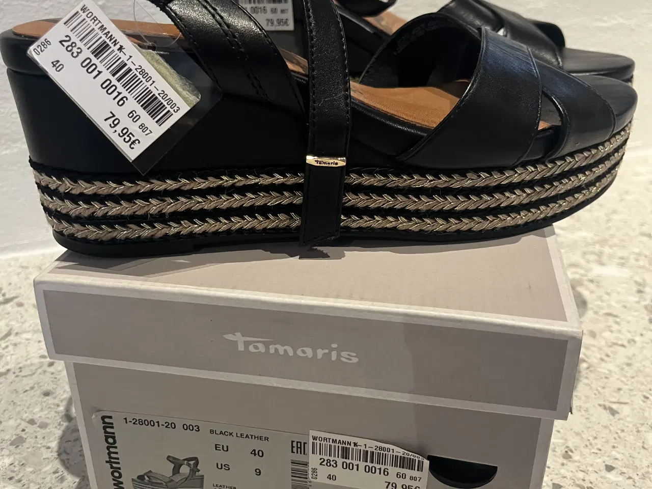 Billede 1 - Tamaris sandaler sort/guld