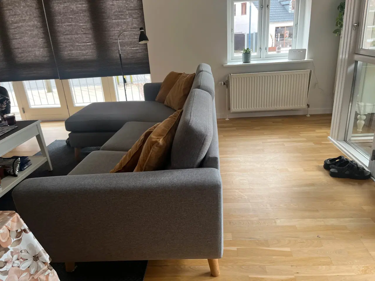 Billede 2 - Flot Chaiselongsofa i grå