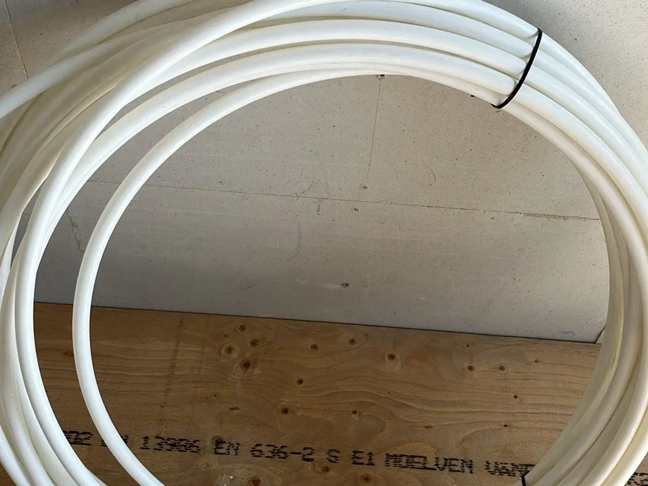 Billede 1 - Pex rør 20mm ca. 29 meter og 19 meter ekstra