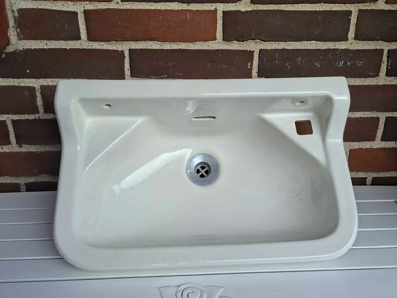 Billede 1 - Lille ældre håndvask