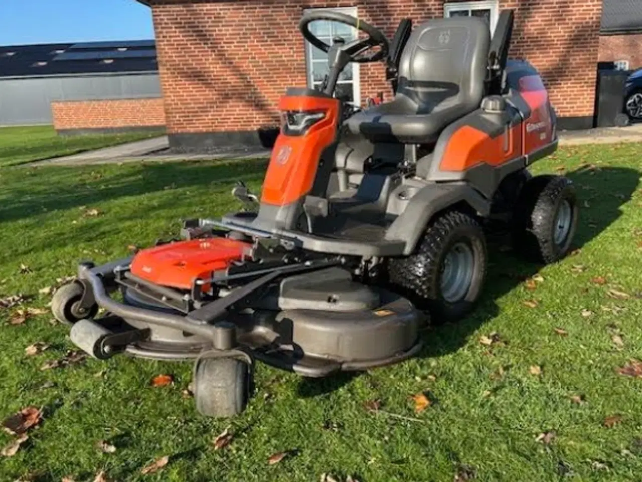 Billede 1 - Husqvarna R 420 TsX Awd med 122 cm klippebredde