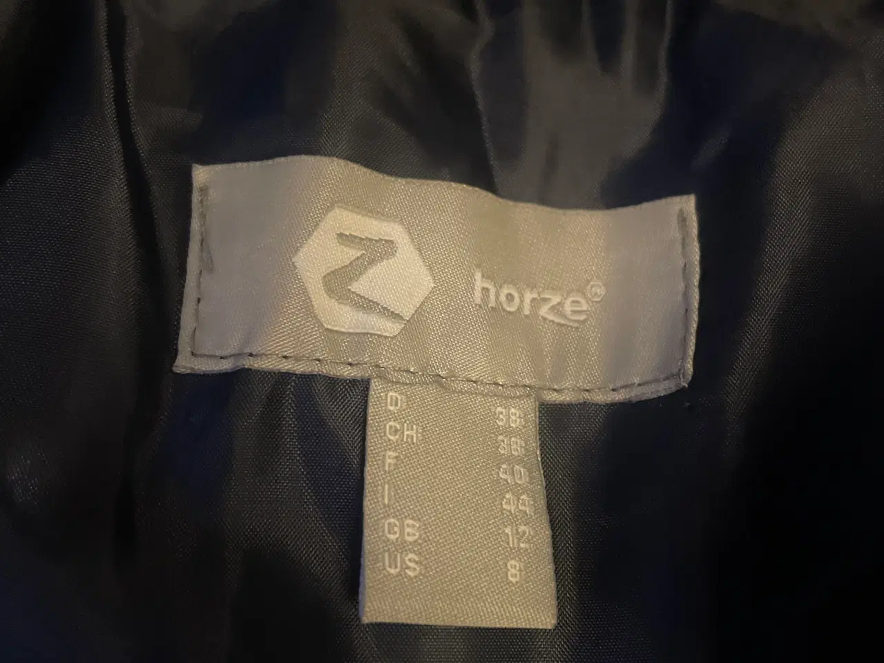 Billede 2 - Ridevest i blå. Str. 38.