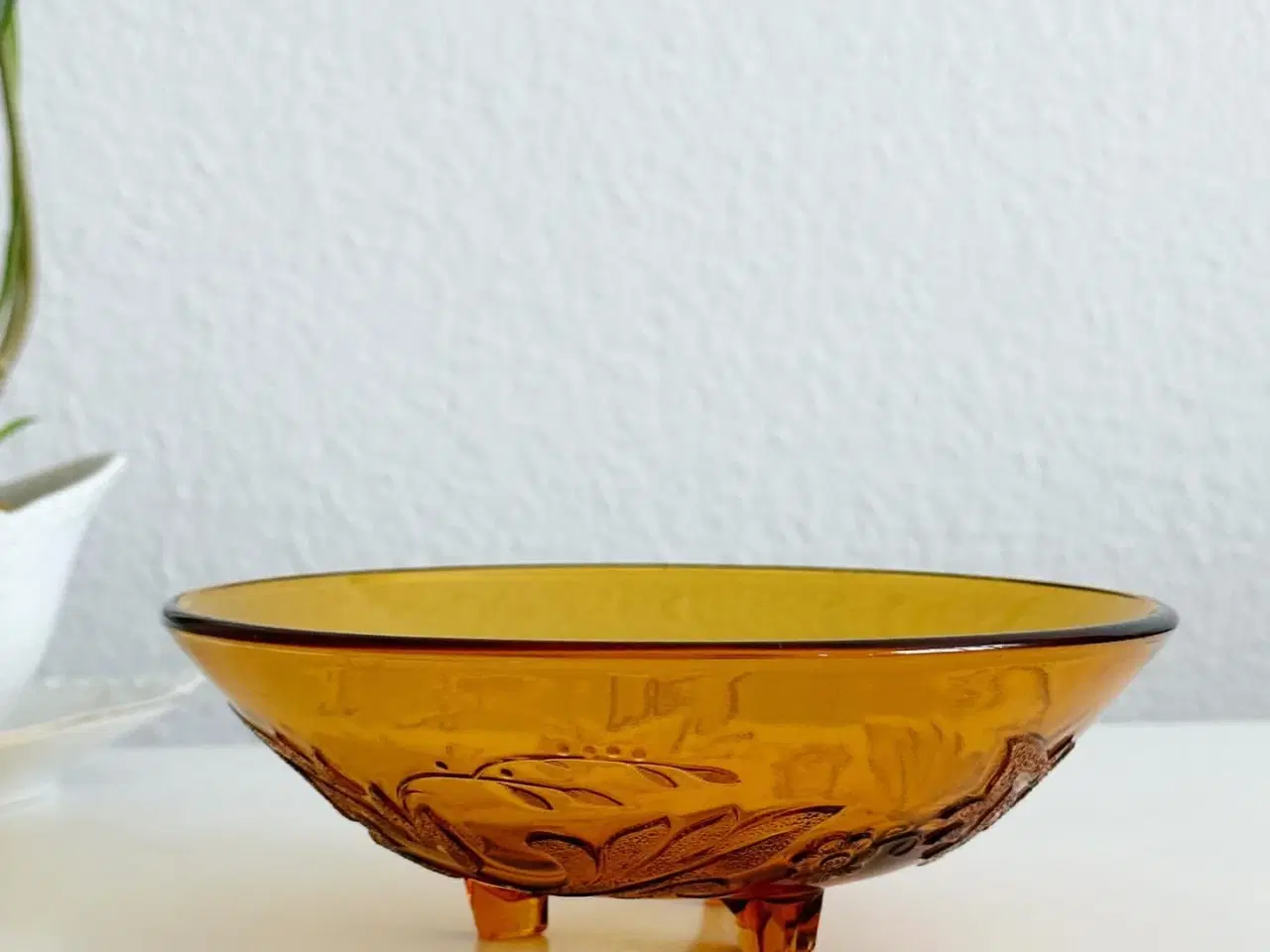Billede 2 - Ravfarvet glas m blomsterpræg, tysk