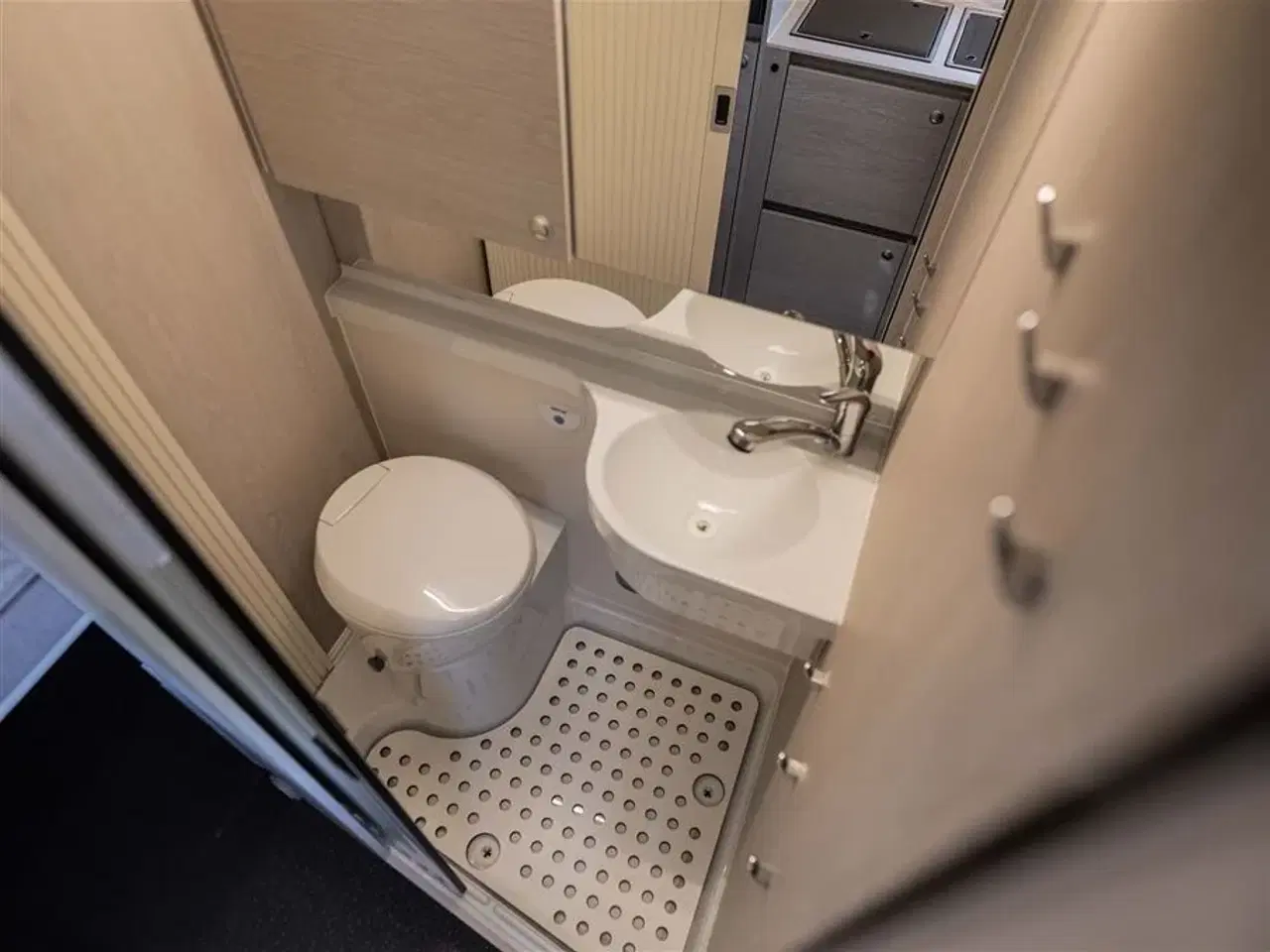 Billede 29 - 2026 - Tourne 6.0 Cruise aut. gear - Black   Den originale Tourne