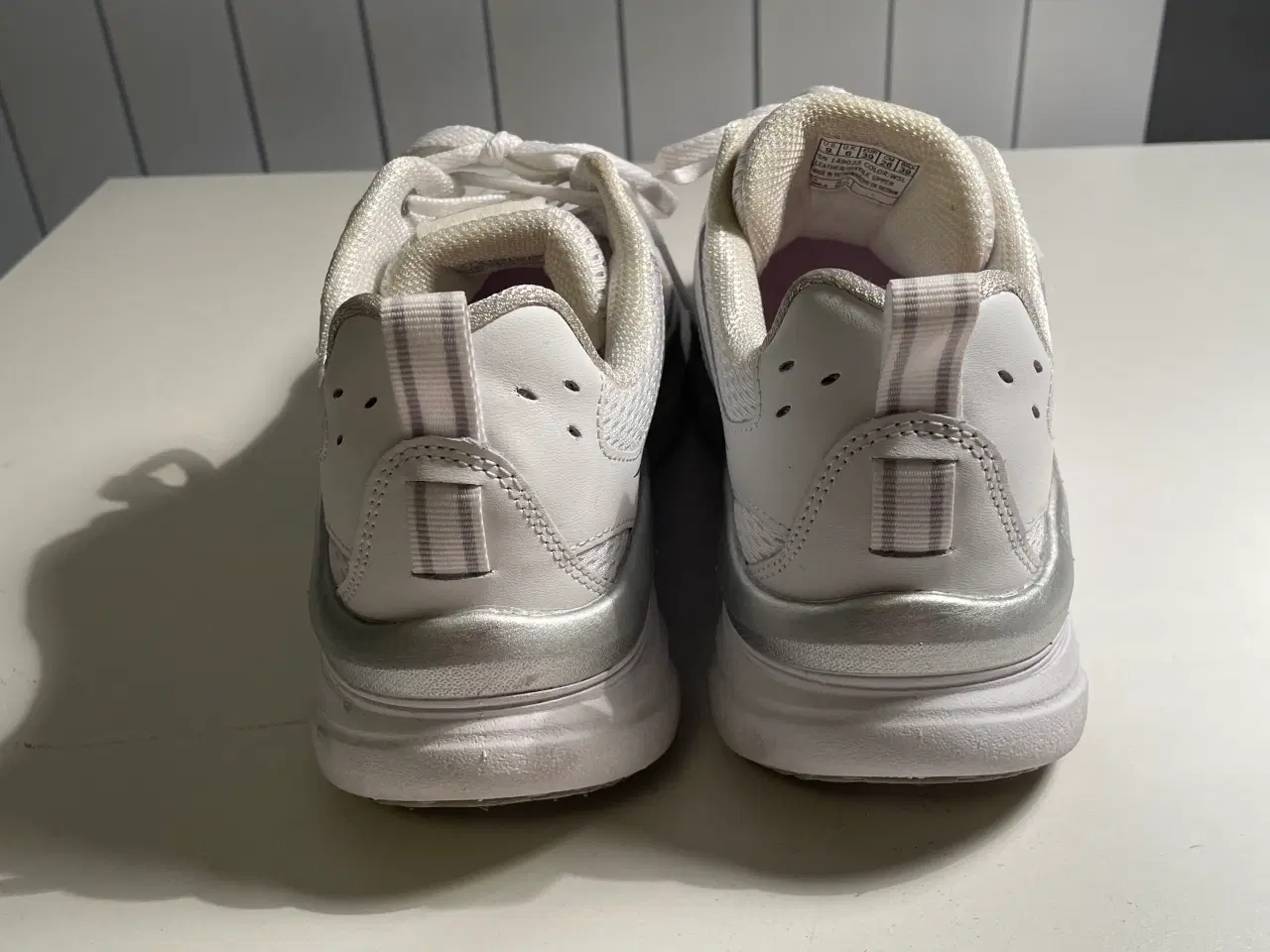 Billede 3 - Sketcher, str. 39, D’Lux Walker, Air-cooled. 