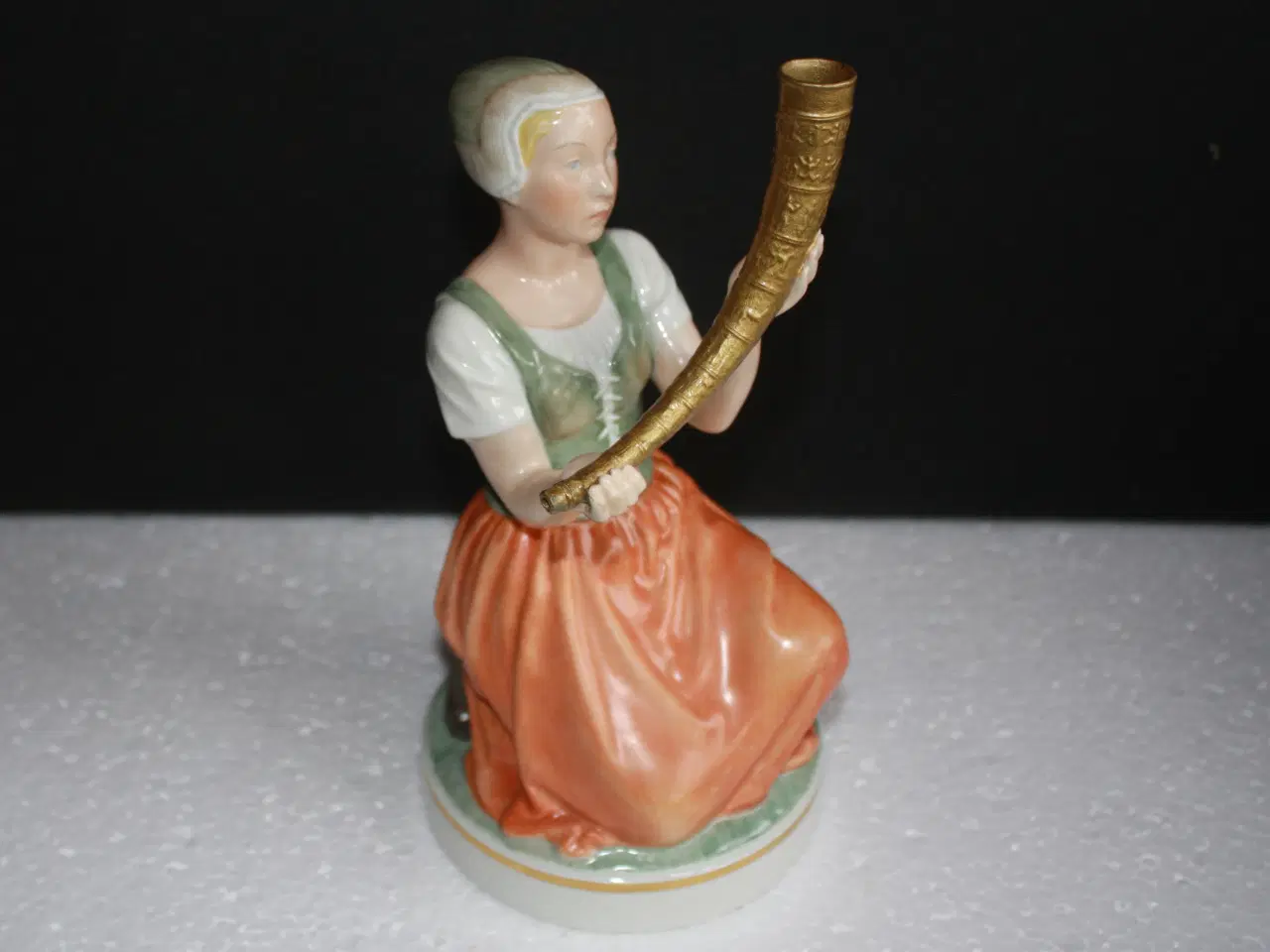 Billede 2 - Pige med guldhorn, Royal copenhagen
