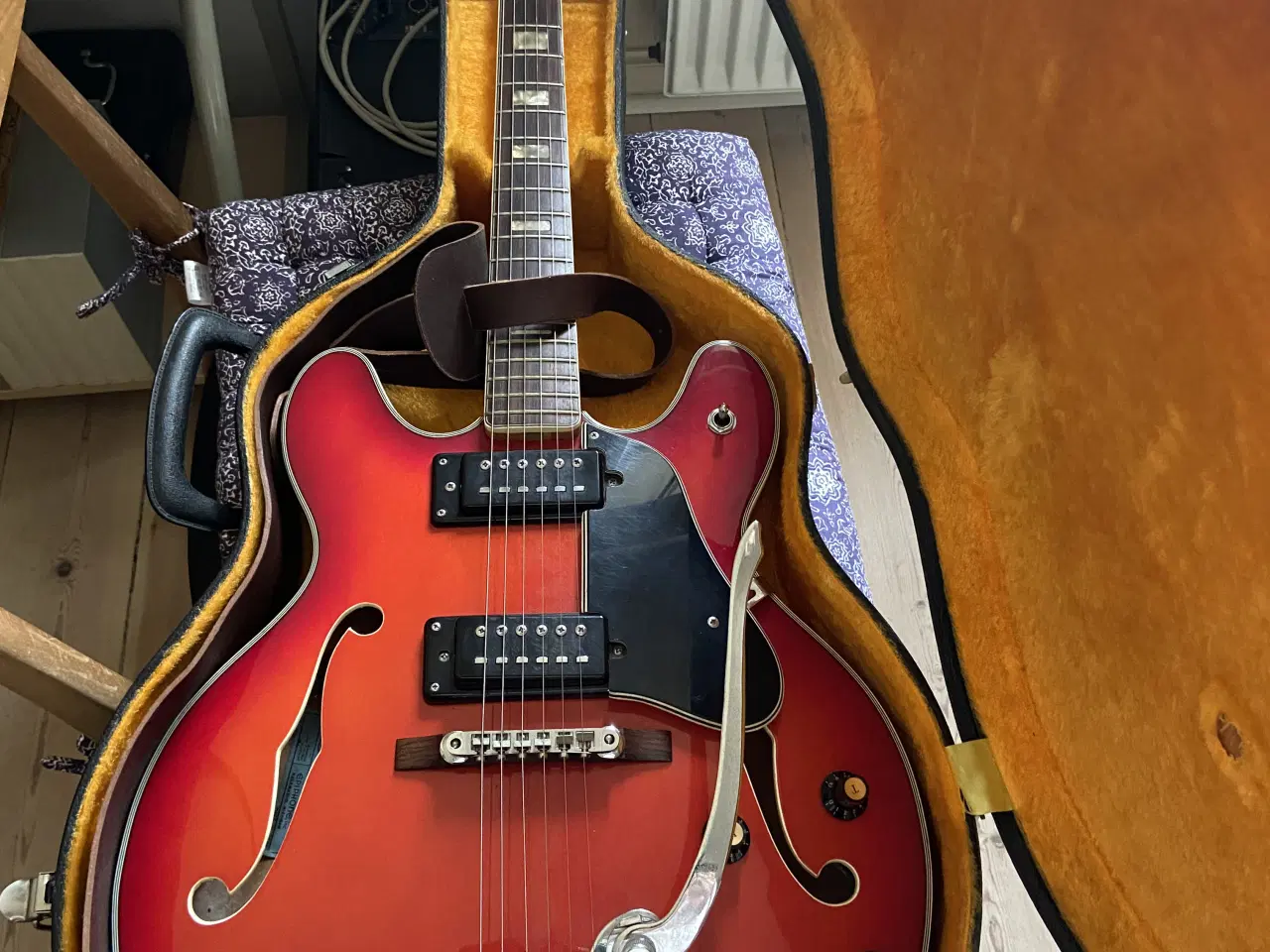 Billede 1 - Flot Epiphone Guitar