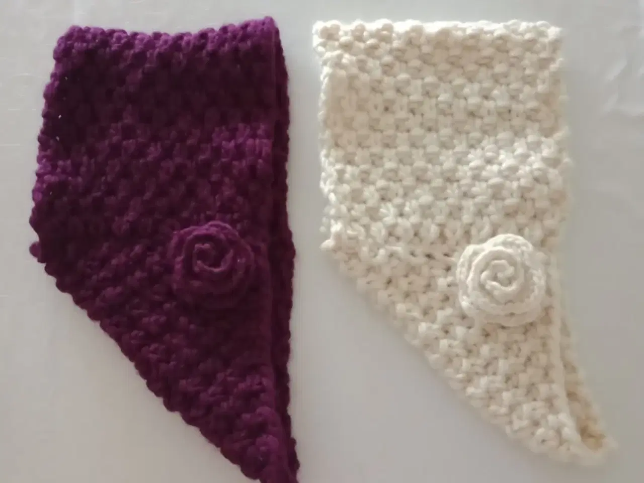 Billede 2 - Strikket tørklæde 2 farver