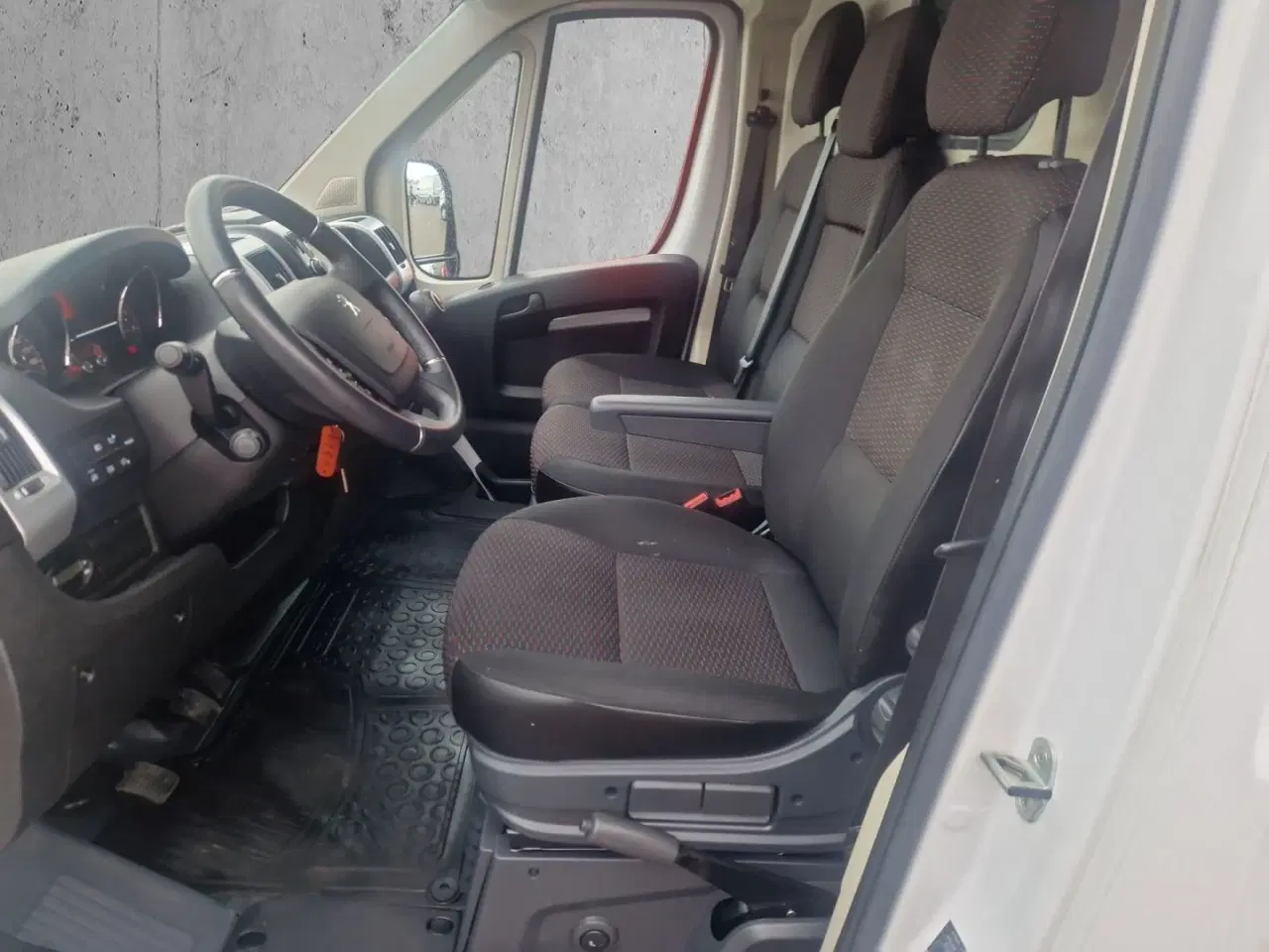 Billede 15 - Peugeot Boxer 333 2,2 BlueHDi 140 L2H2 Premium