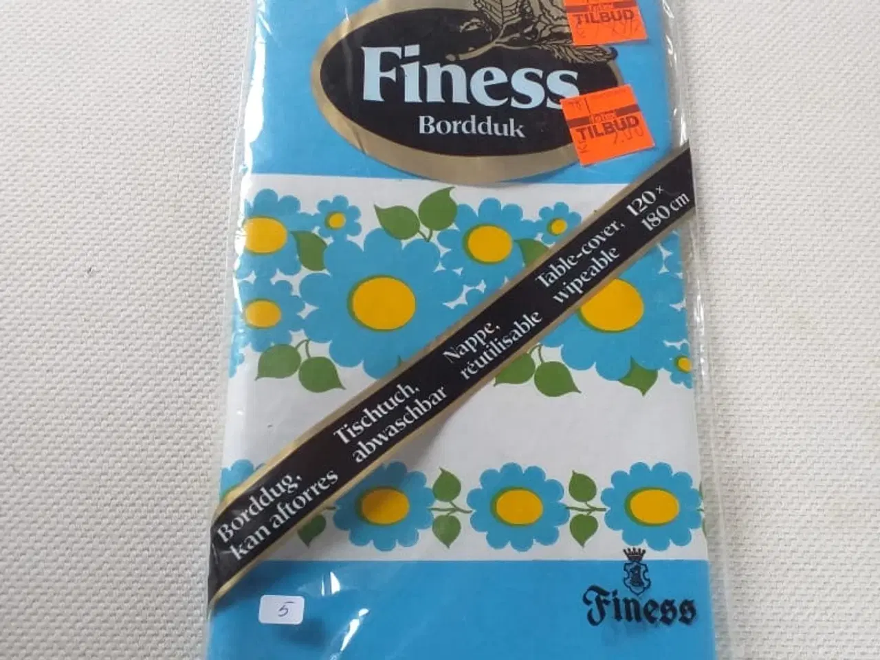 Billede 2 - Bordug af ældre dato dog helt ny