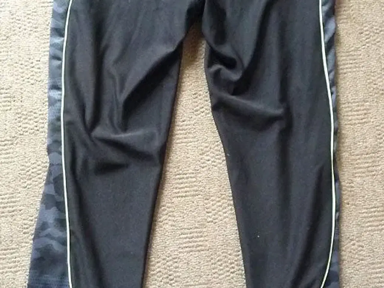 Billede 2 - Helt nye, ubrugte tights
