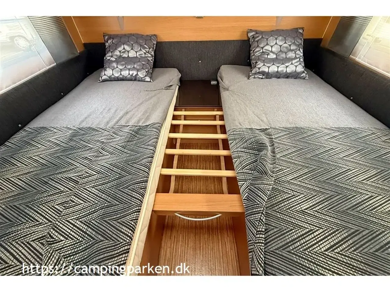 Billede 9 - 2011 - Adria Adora 512 UL Veludstyret og velholdt vogn med enkeltsenge