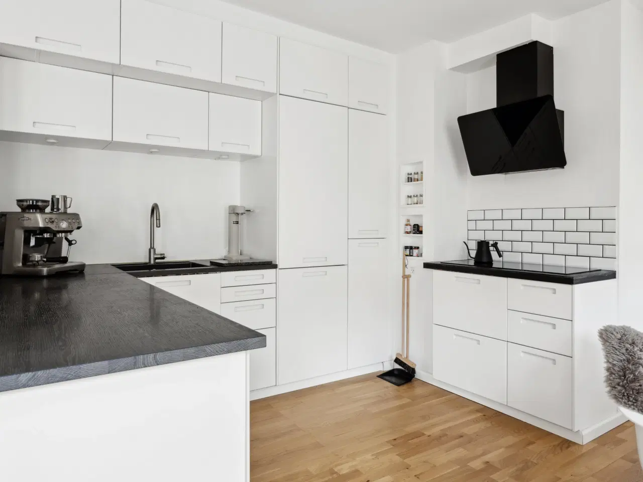 Billede 2 - Hel køkken i rigtig god stand kan hentes 