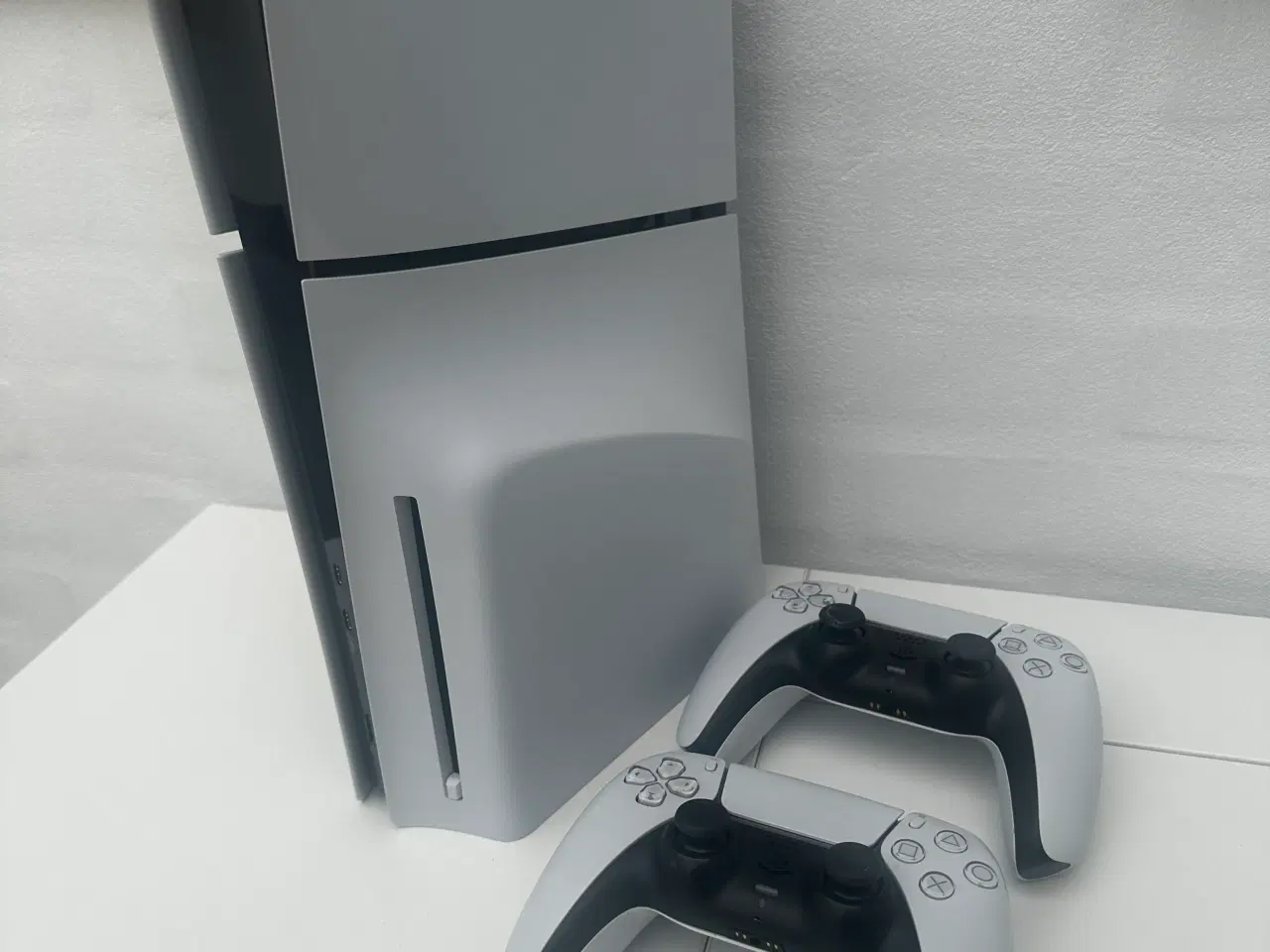 Billede 1 - Playstation 5 SLIM 1TB Disk edition(Perfekt stand)