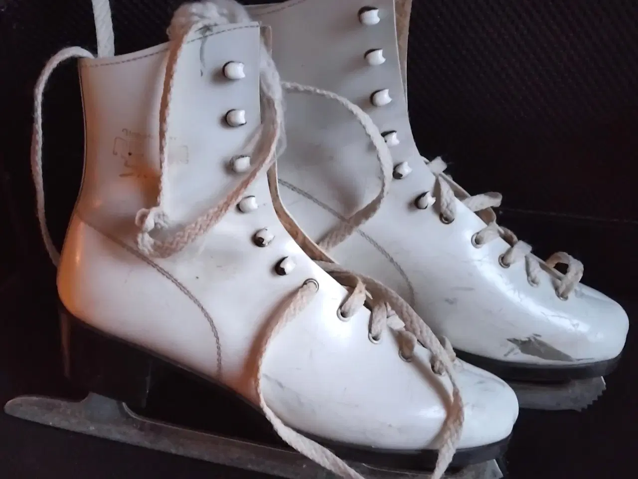 Billede 1 - KUNSTSKØJTER / Ice Figure Skates HUMMEL Str. 35. 