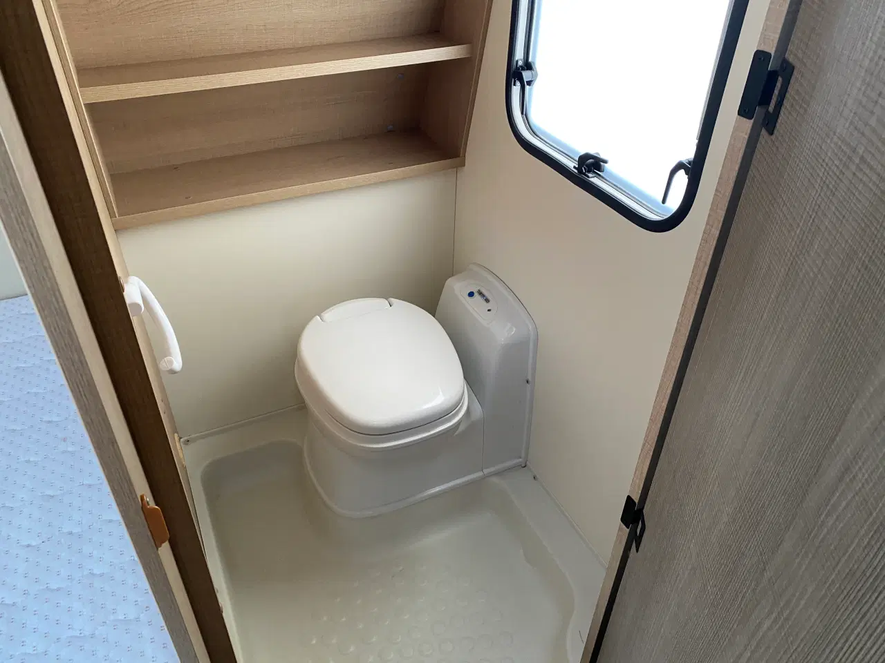 Billede 11 - Burstner Premio 450