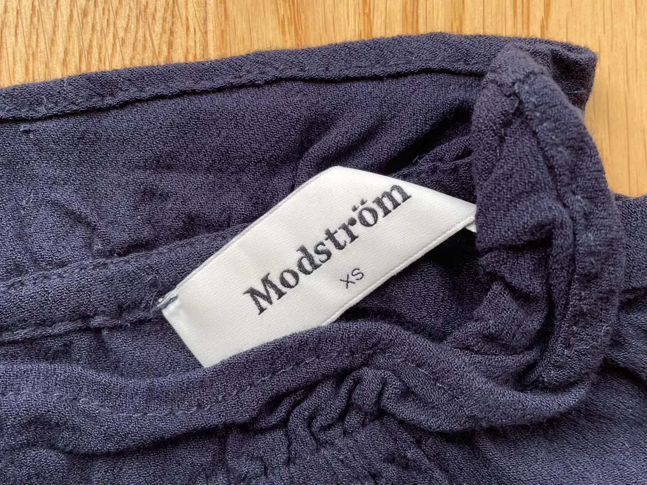 Billede 2 - Modström sort bluse