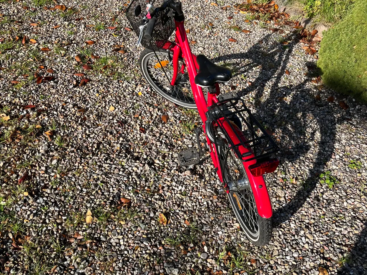 Billede 5 - Rød 20 tommer pigecykel