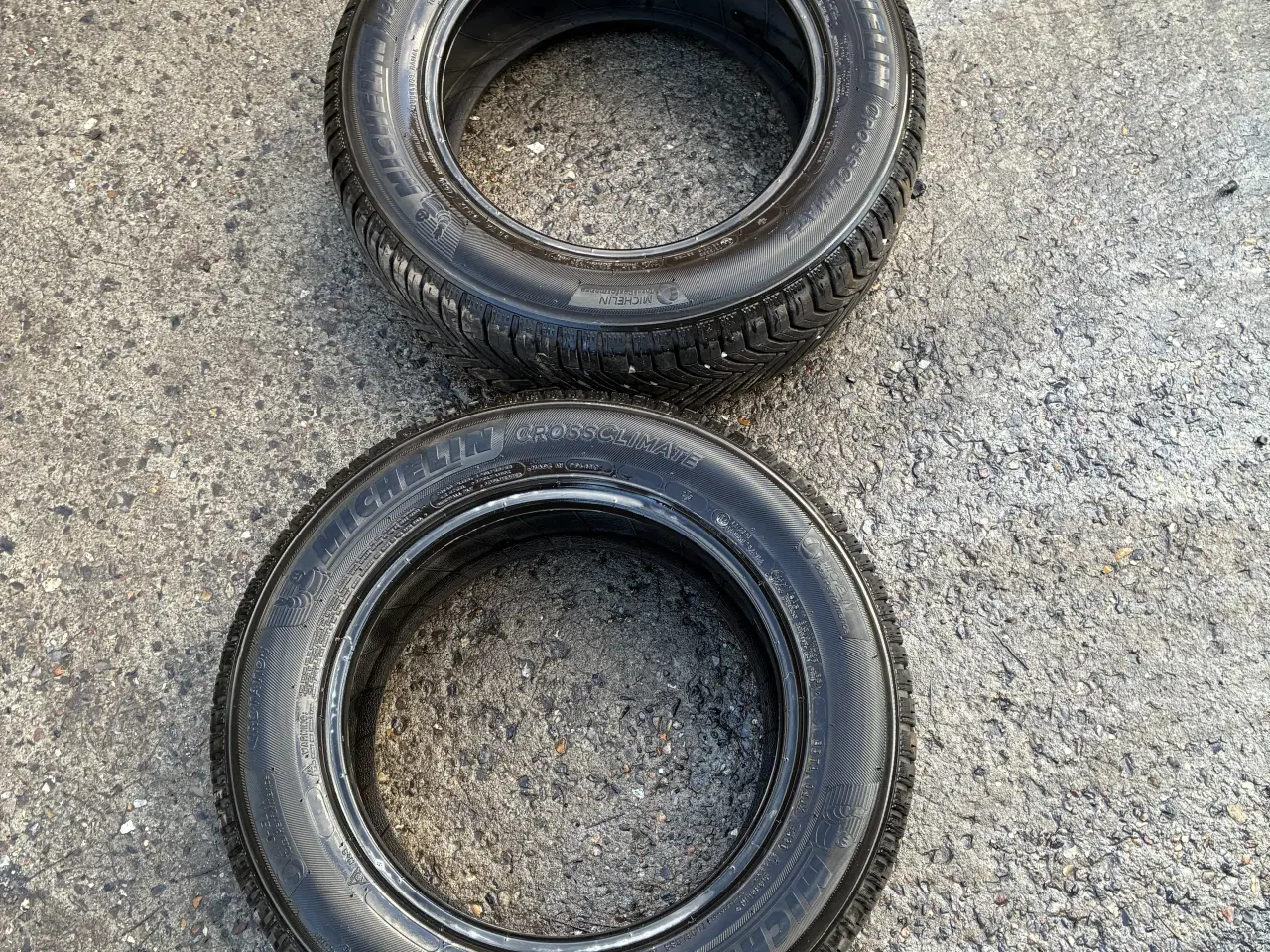 Billede 1 - 2 Kvalitets helårsdæk med masser af mønster