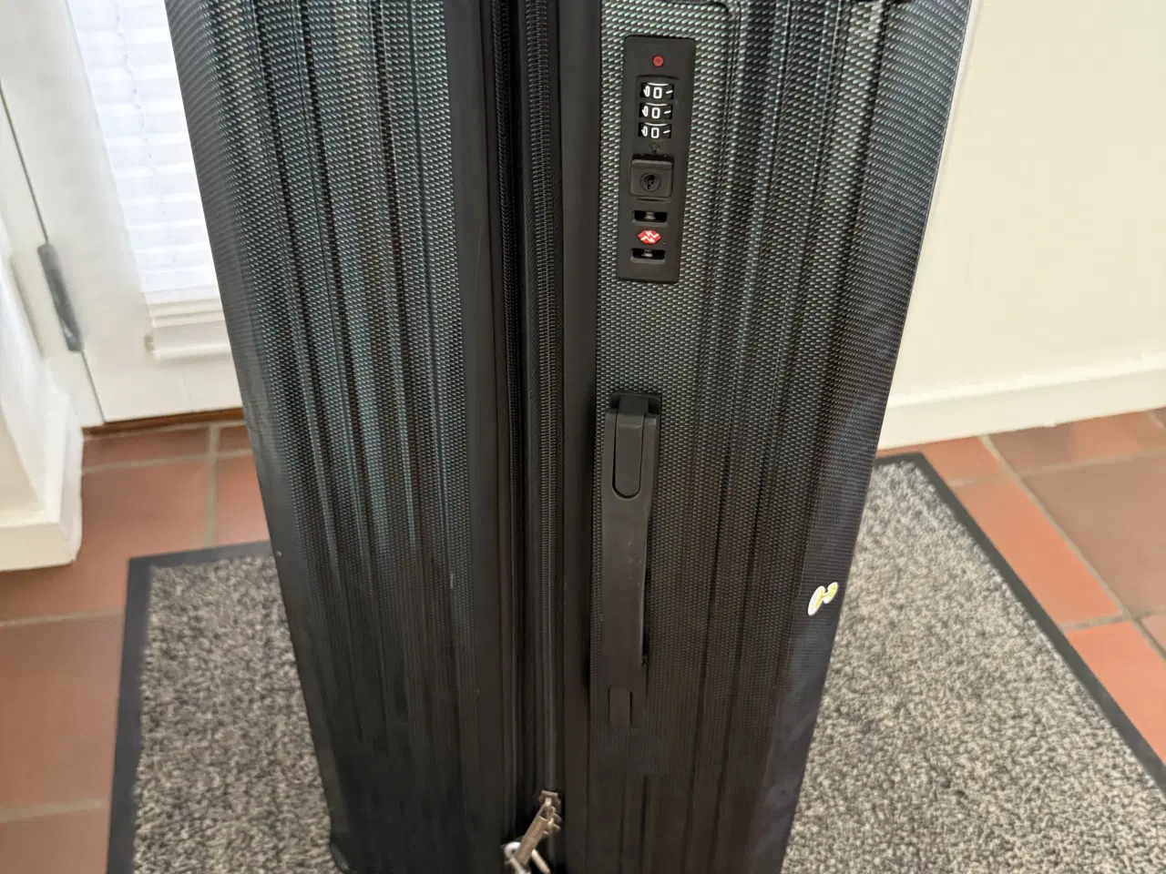 Billede 4 - Kuffert med hjul 