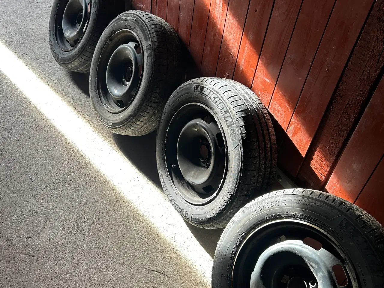 Billede 1 - Sommer dæk med stålfælge 
