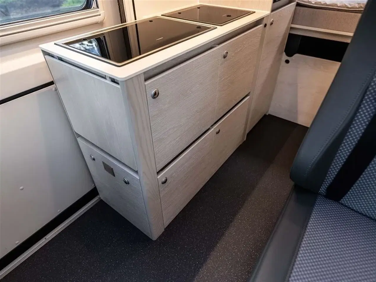 Billede 22 - 2026 - Tourne 6.0 Cruise Light Black   Tourne med essentielt udstyr