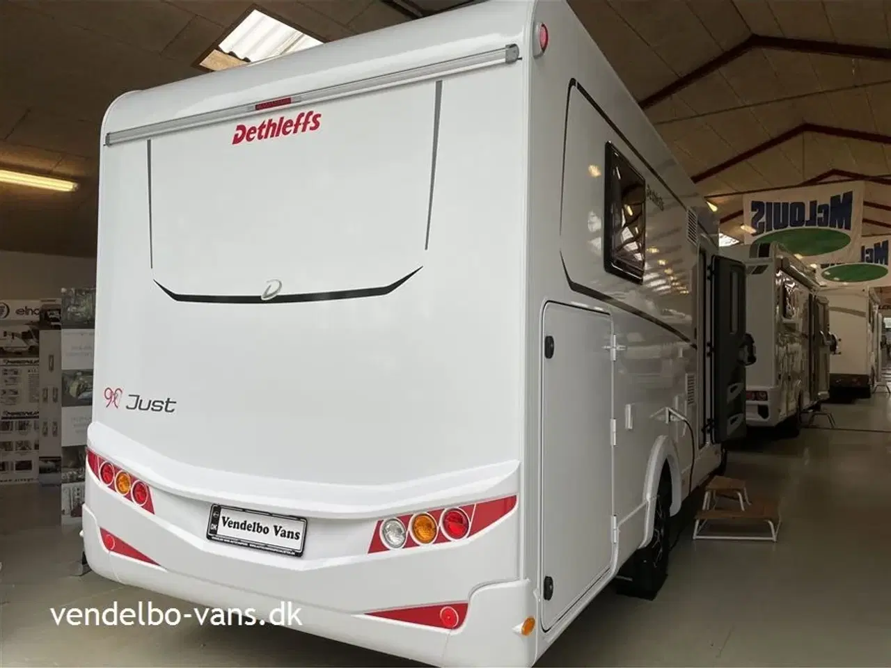 Billede 3 - 2023 - Dethleffs Just T 7052 DBM - 90 Year Fritstående dobbeltseng med ekstra stor garage neden under