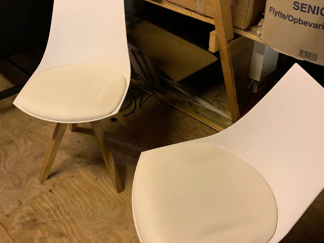Billede 6 - Spisebord og 2 stole
