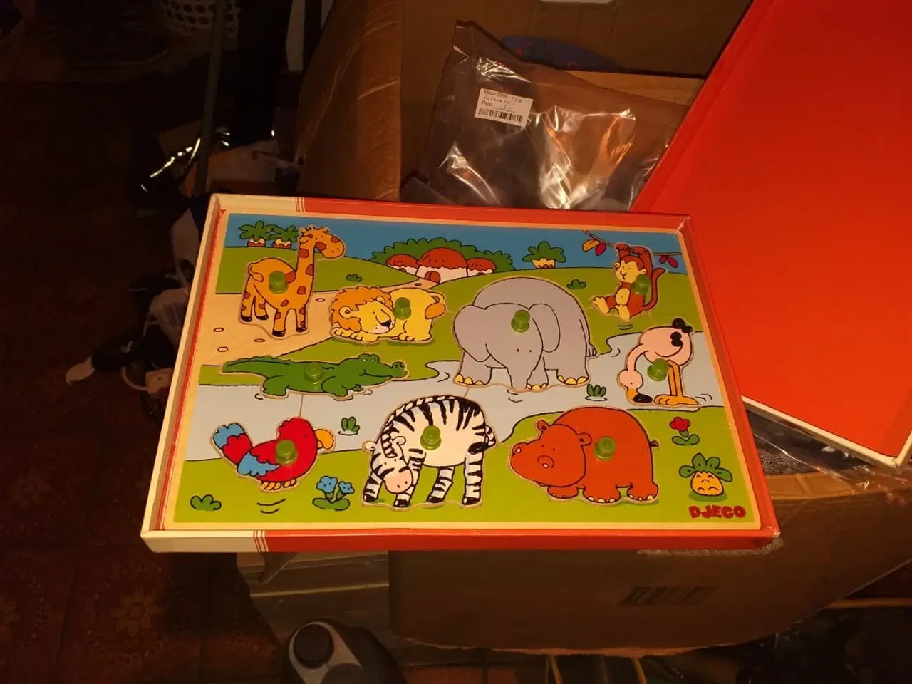 Billede 1 - træpusle med træfigurer 