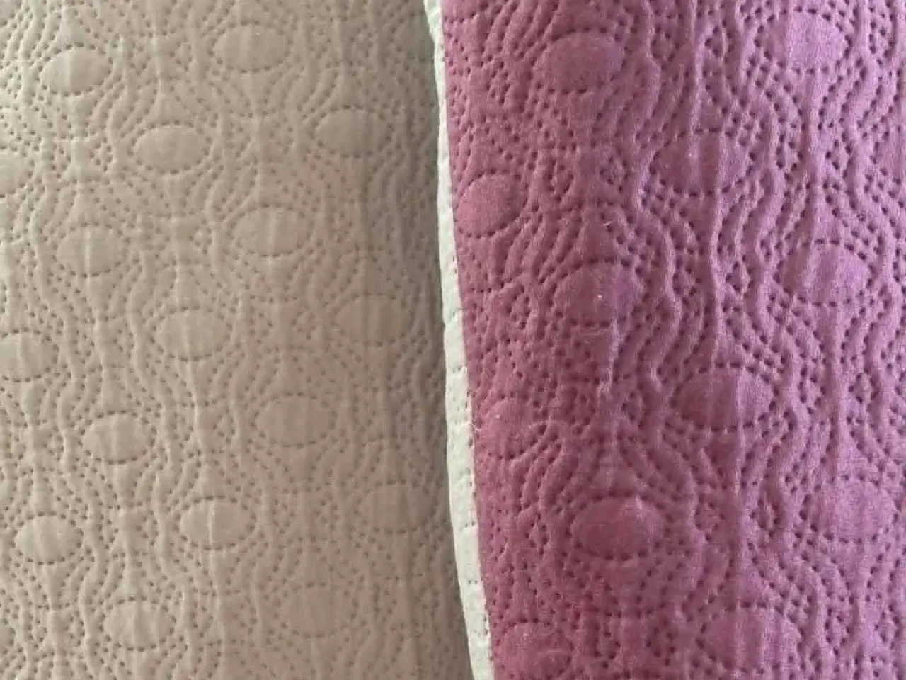 Billede 1 - Quiltet 2-farvet gavlpude, 2 stk.