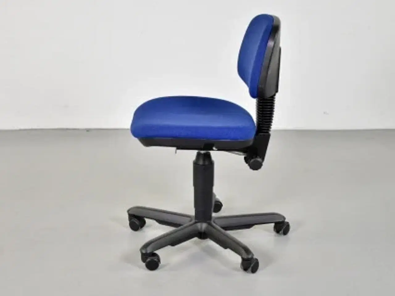 Billede 2 - Dauphin kontorstol i blå med sort stel