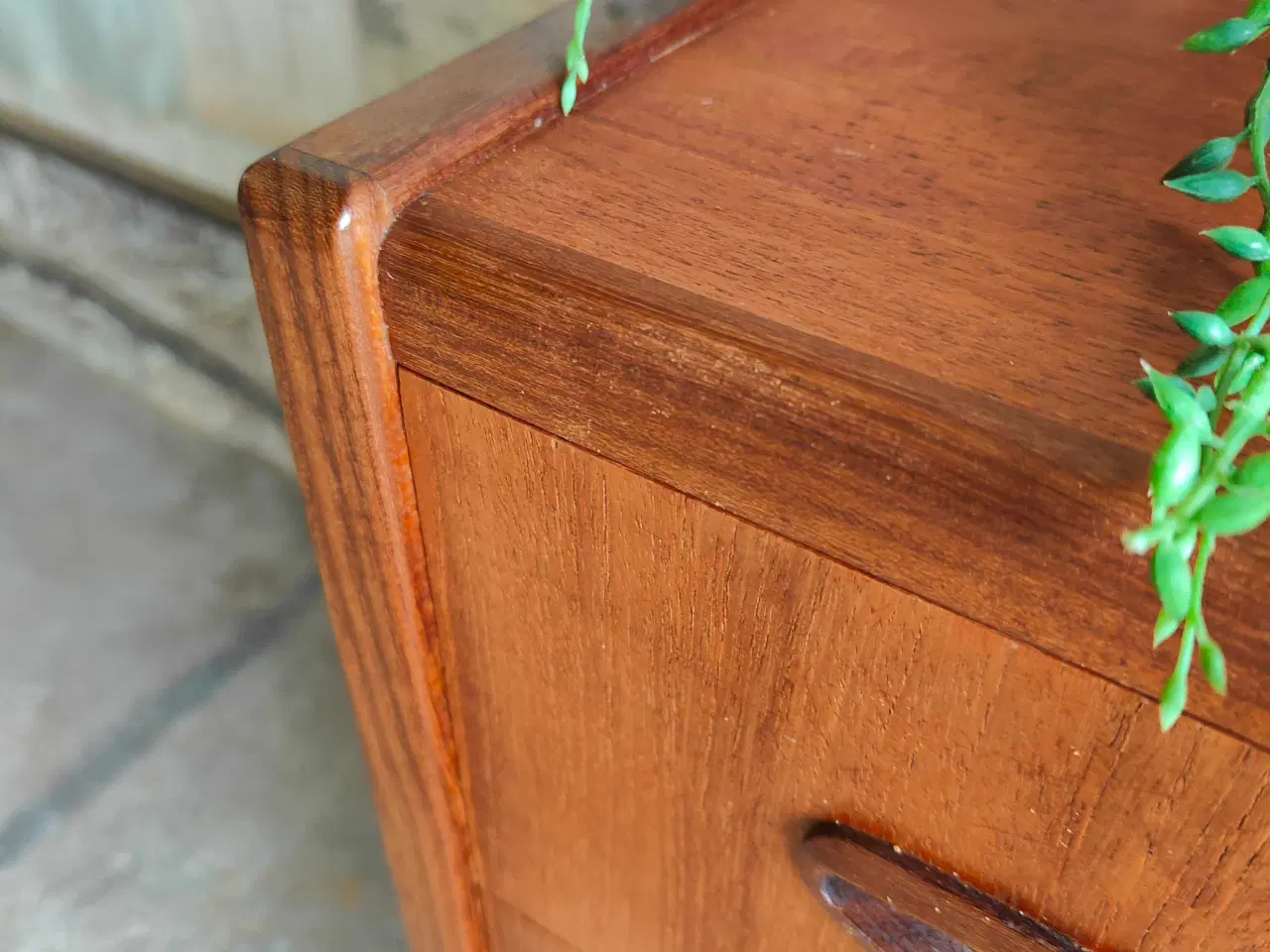Billede 4 - Flot 4-skuffet teaktræs kommode på ben