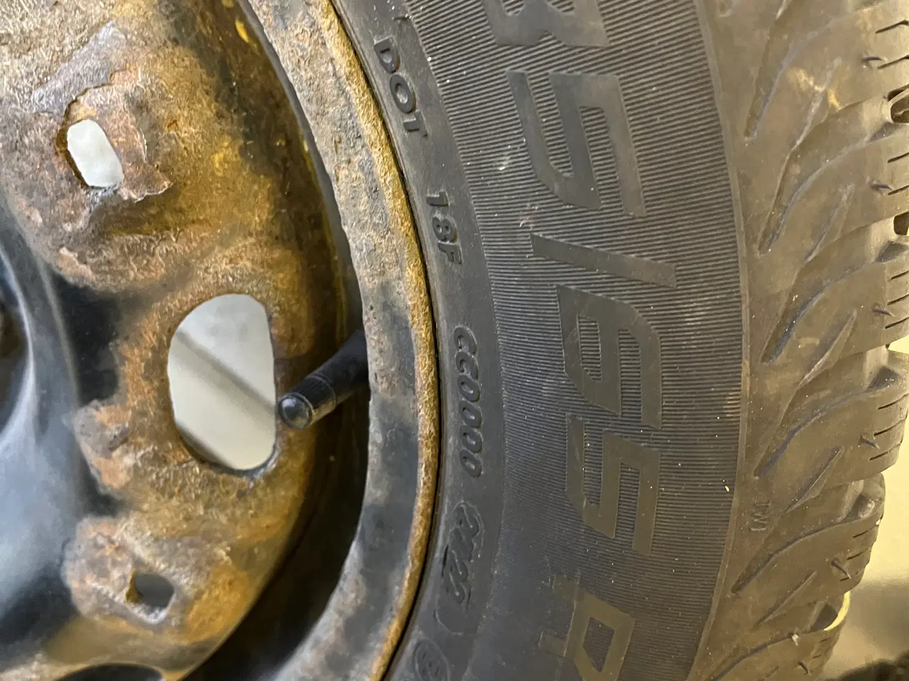 Billede 3 - VW POLO Vinterdæk 185/65 R14 