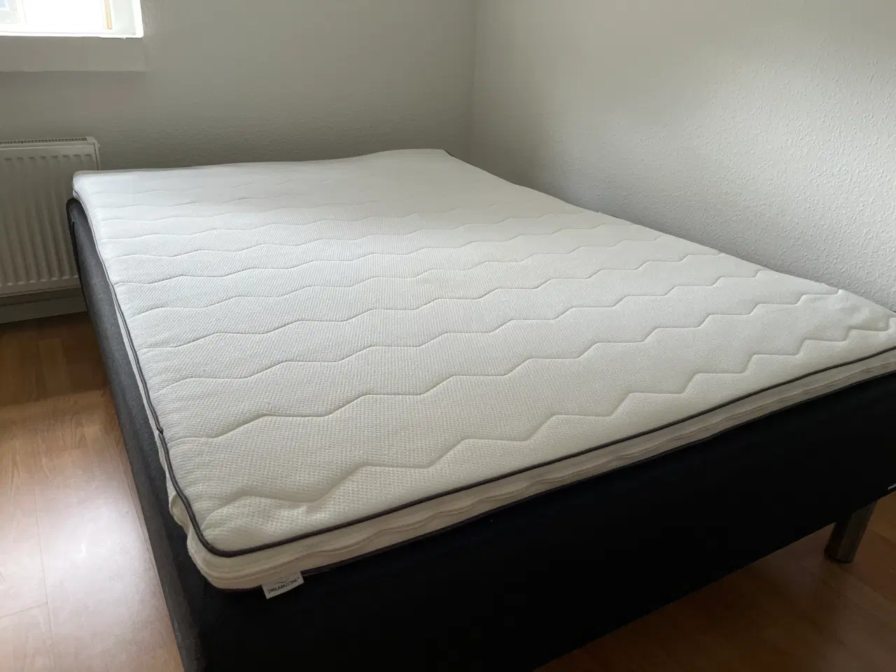 Billede 1 - Boksseng 140x200 cm. Mrk.”Dreamzone” 