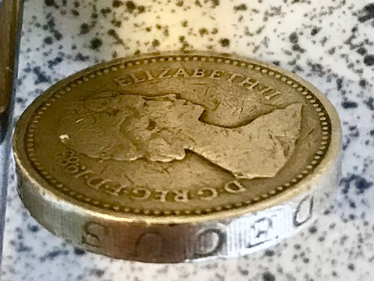 Billede 3 - One Pound 1983 Royal Arms mønter, United Kingdom  