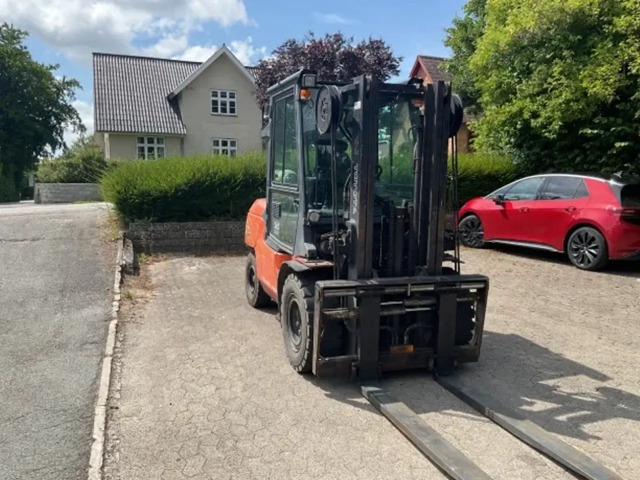Billede 3 - 5000kg Toyota gas med FLK cabine med det hele,sideskift ,gaffelflytter,Fuld friløft, kan køre ind i container