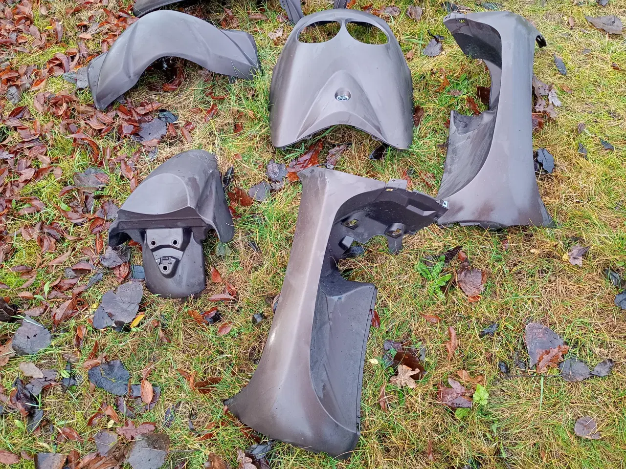 Billede 3 - Originalt komplet skjoldsæt til yamaha neos