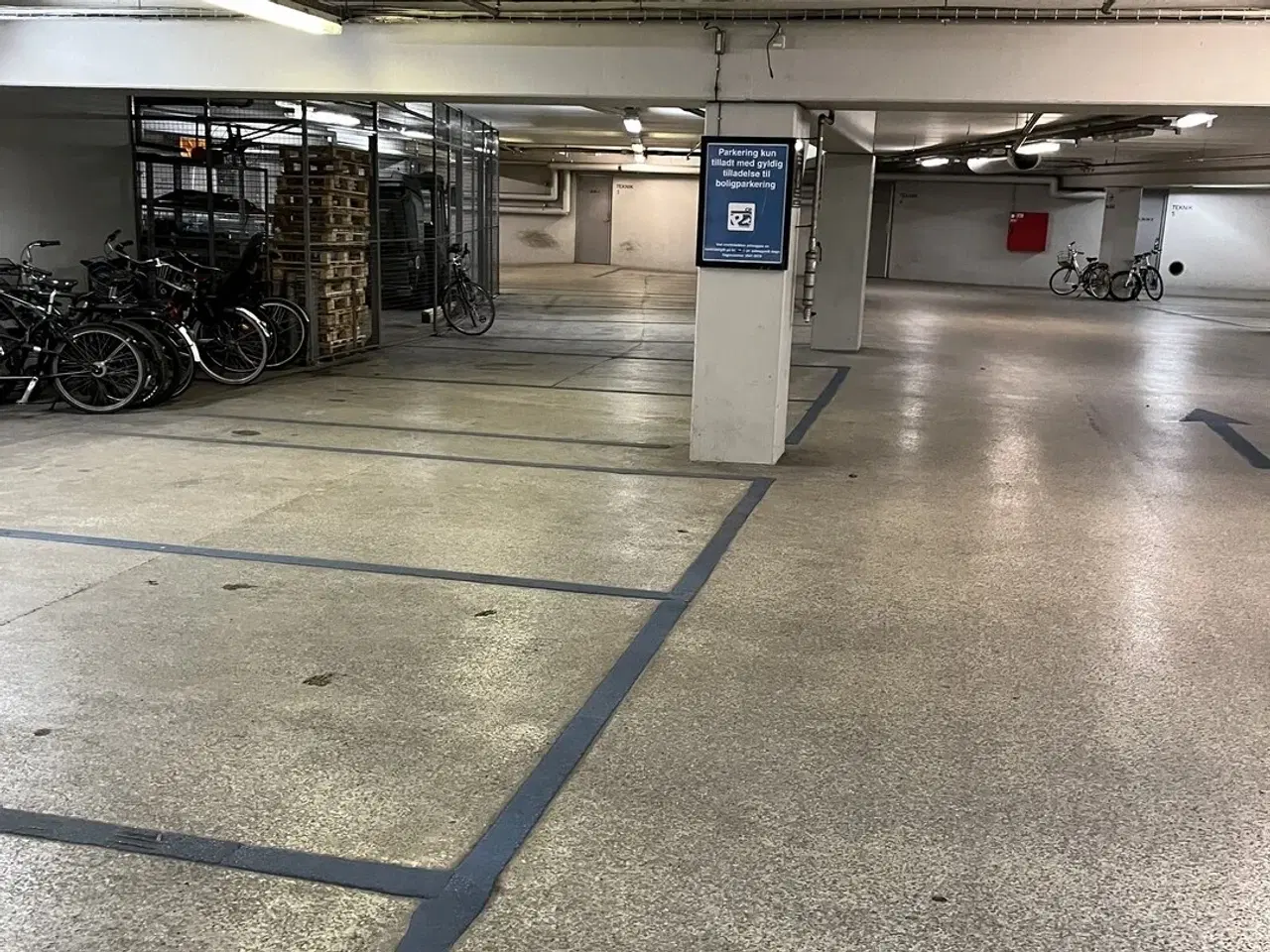 Billede 1 - P-pladser i kælderen under Spinderiet i det centrale Valby
