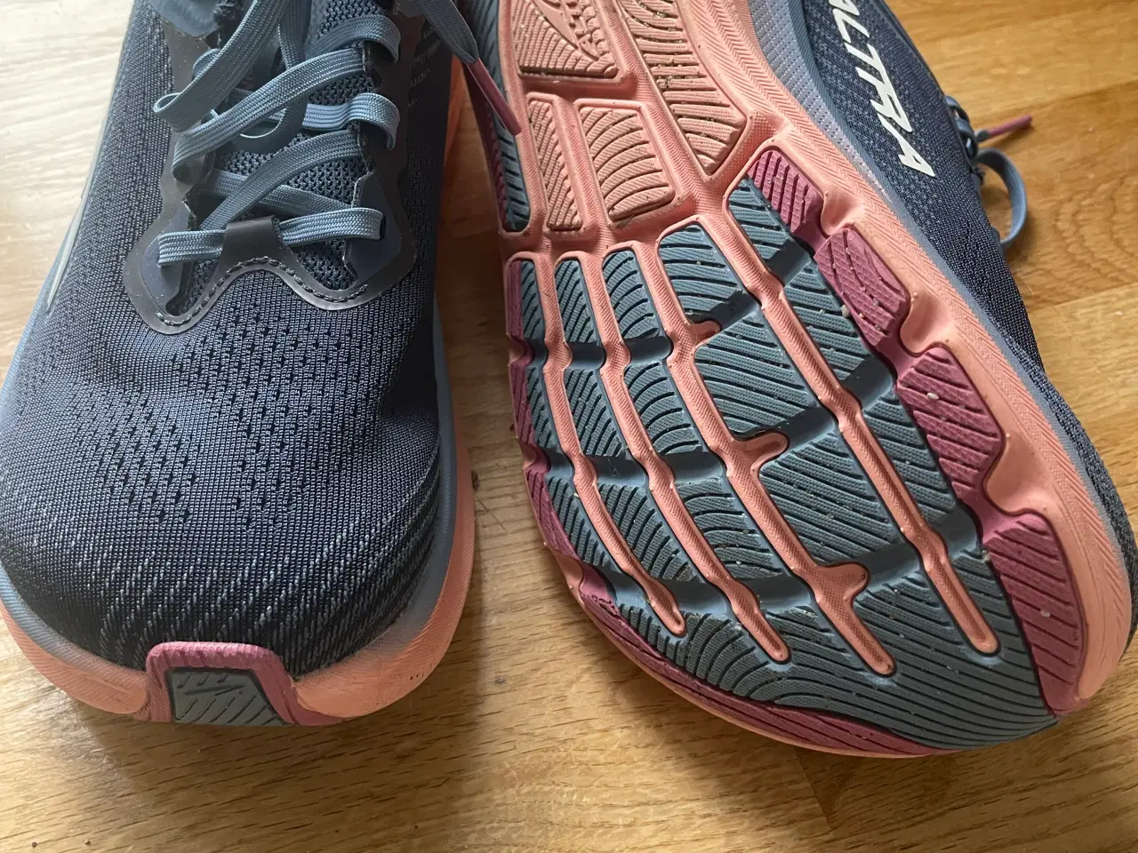 Billede 2 - Fodformede Løbesko Altra st 39