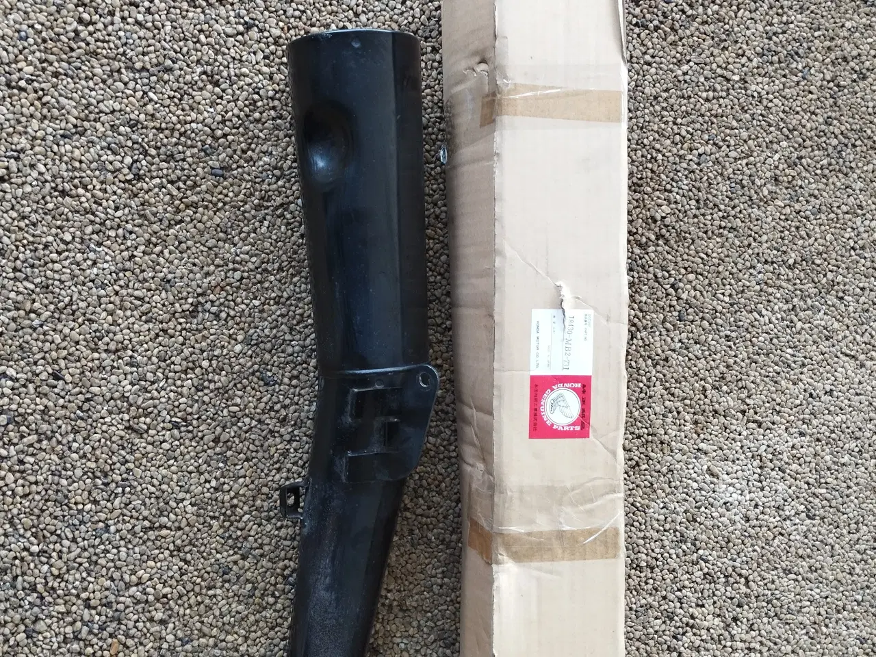 Billede 1 - Udstødning Honda VF 750 F 83/ 84 ( venstre) (50%)