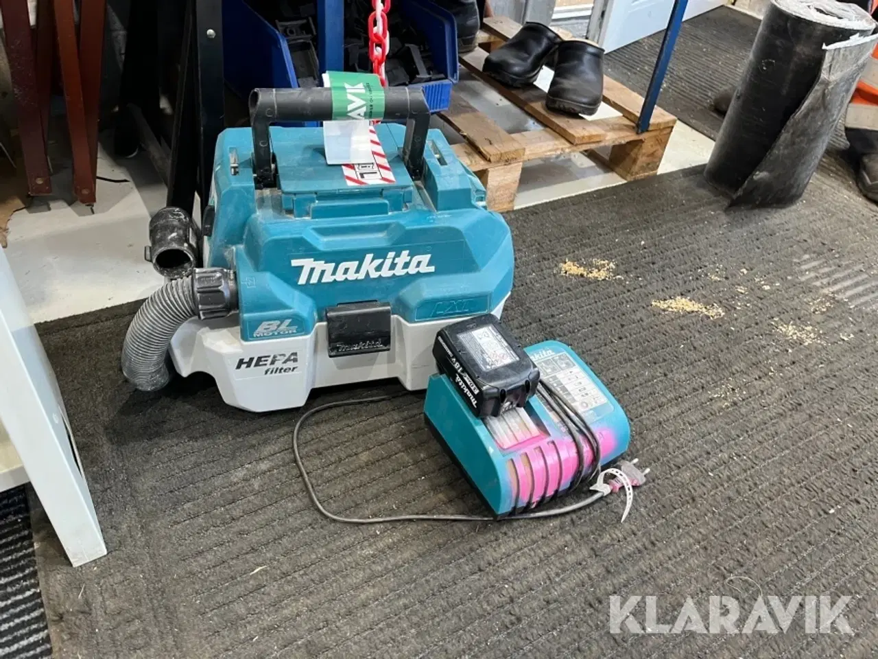 Billede 1 - Støvsuger med batteri og lader Makita LXT