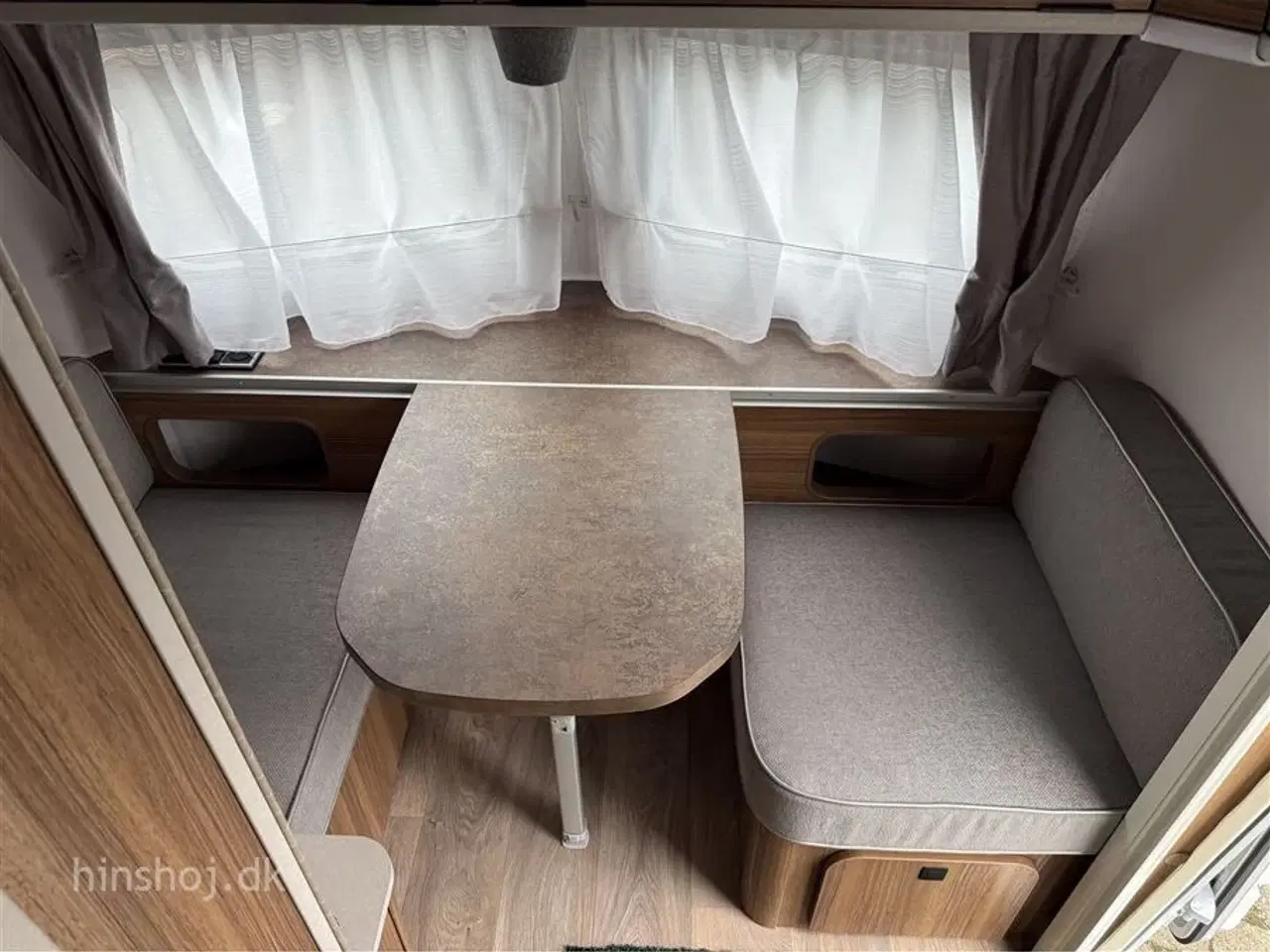 Billede 10 - 2026 - Eriba Touring 430 Legend Lækker rejsevogn med fast dobbeltseng fra Hinshøj Caravan