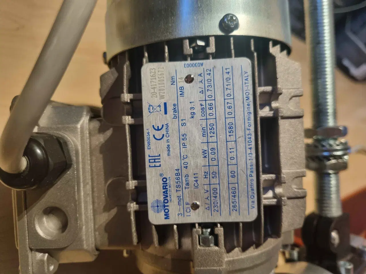 Billede 3 - ✅ Motovario TS56B4 – Effektiv trefaset motor til s